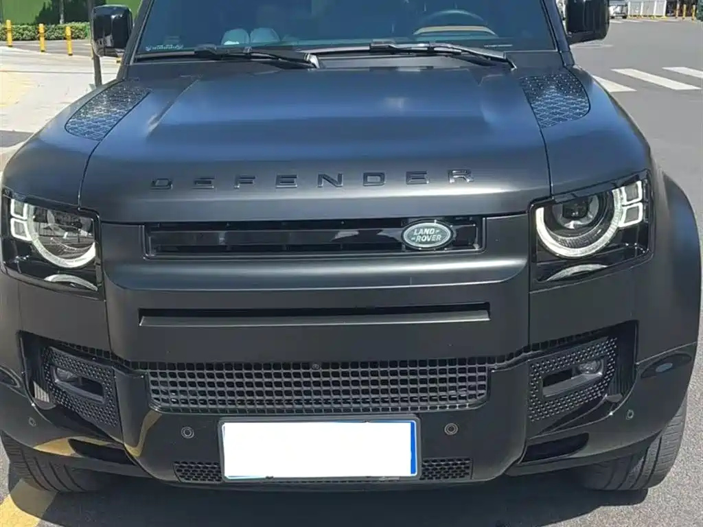 LAND ROVER DEFENDER 2024