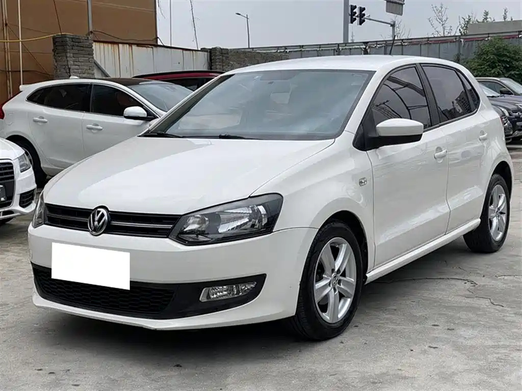 VOLKSWAGEN POLO 2013