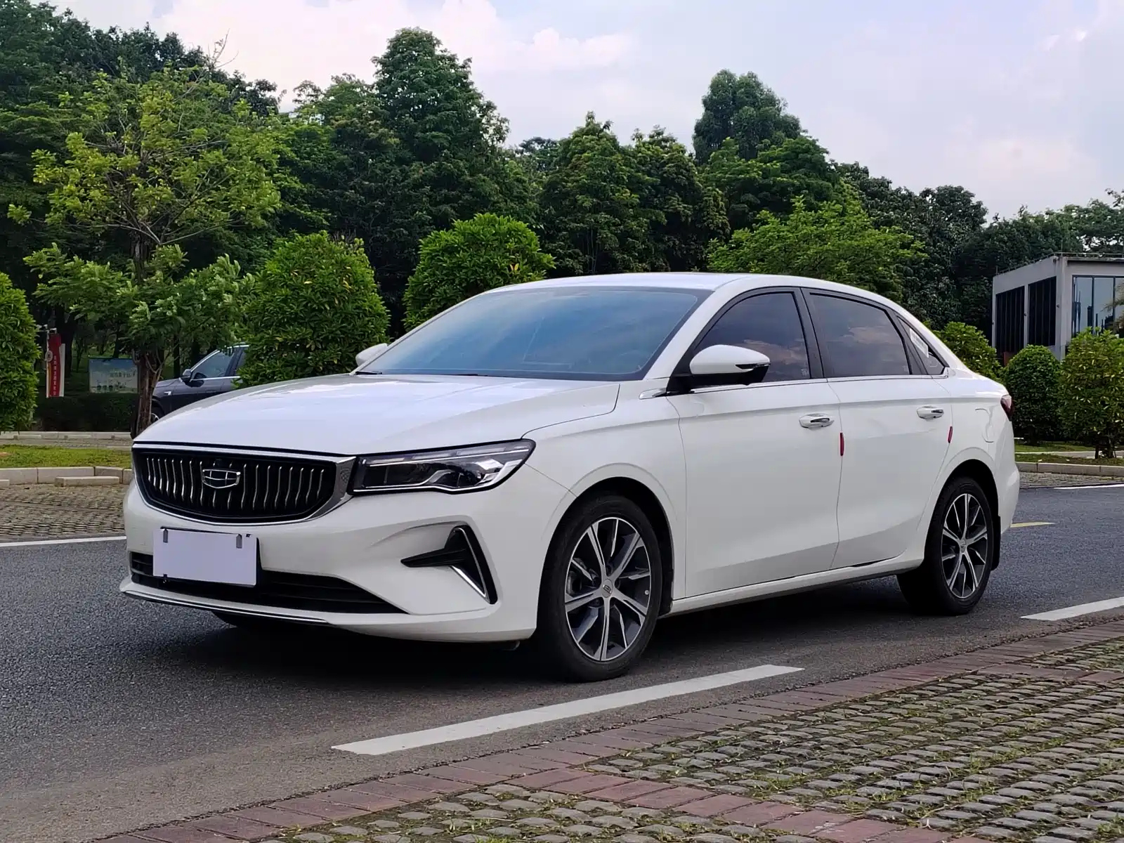GEELY AUTO EMGRAND 2022
