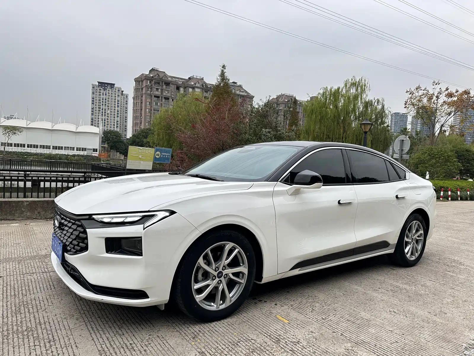 FORD MONDEO 2022