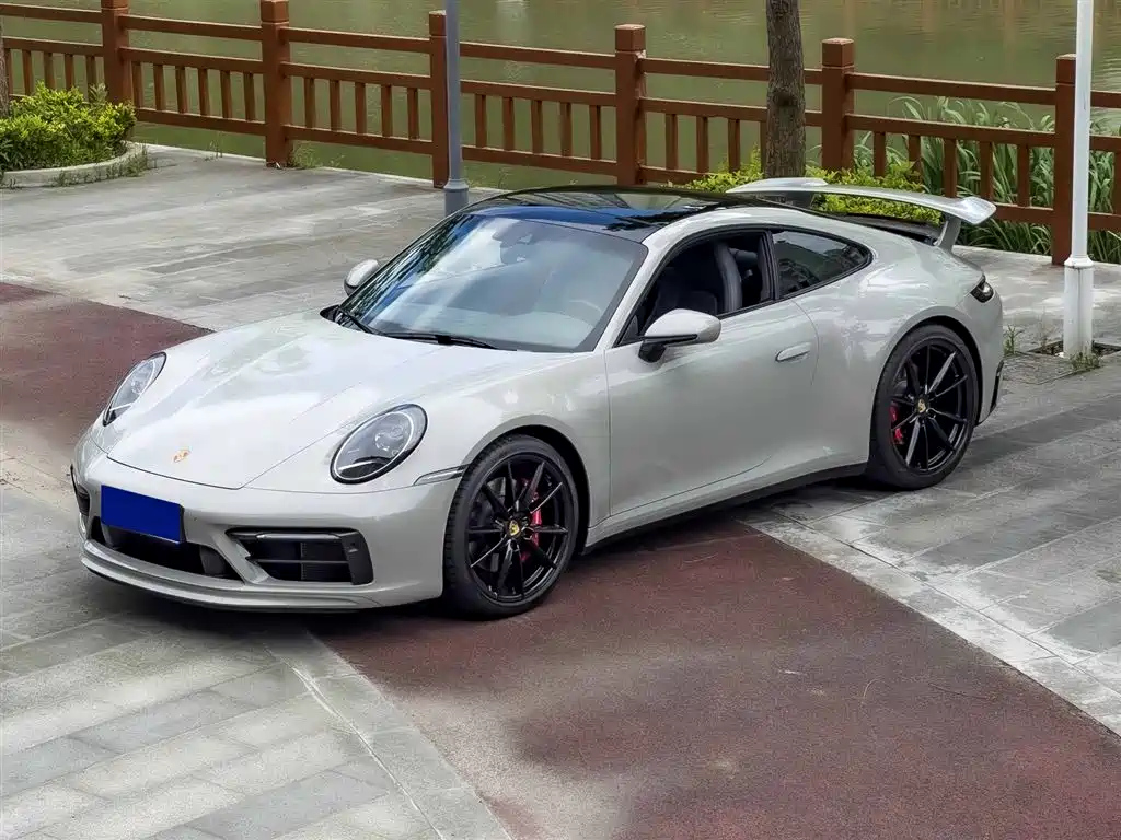 PORSCHE 911 2023