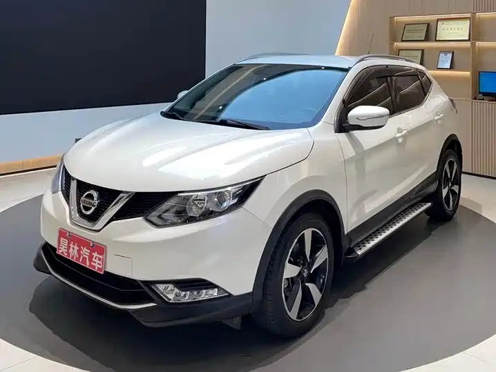 NISSAN QASHQAI 2017