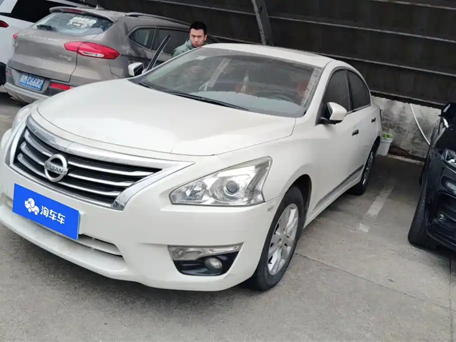 NISSAN TEANA 2013