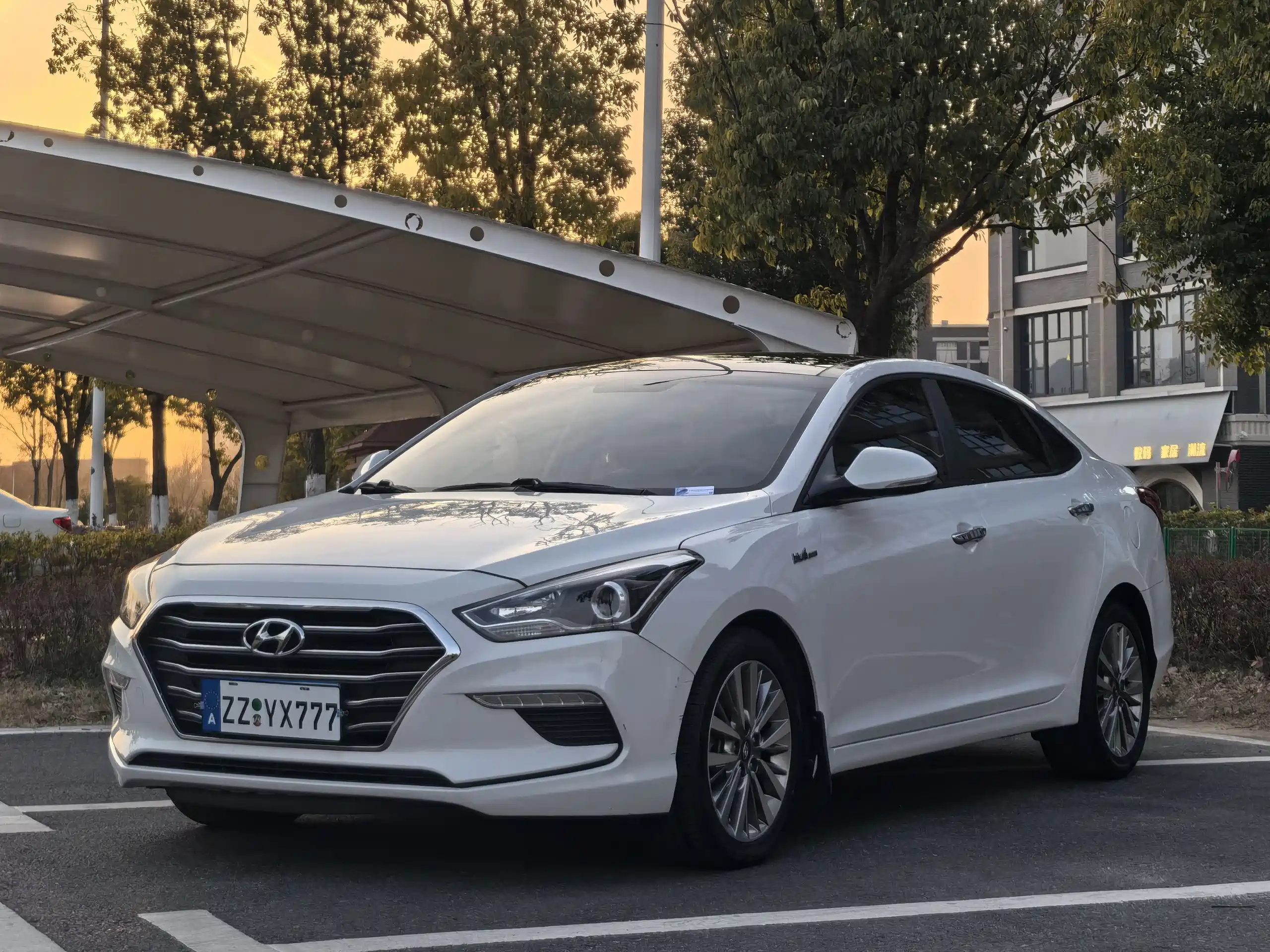 HYUNDAI MISTRA 2017