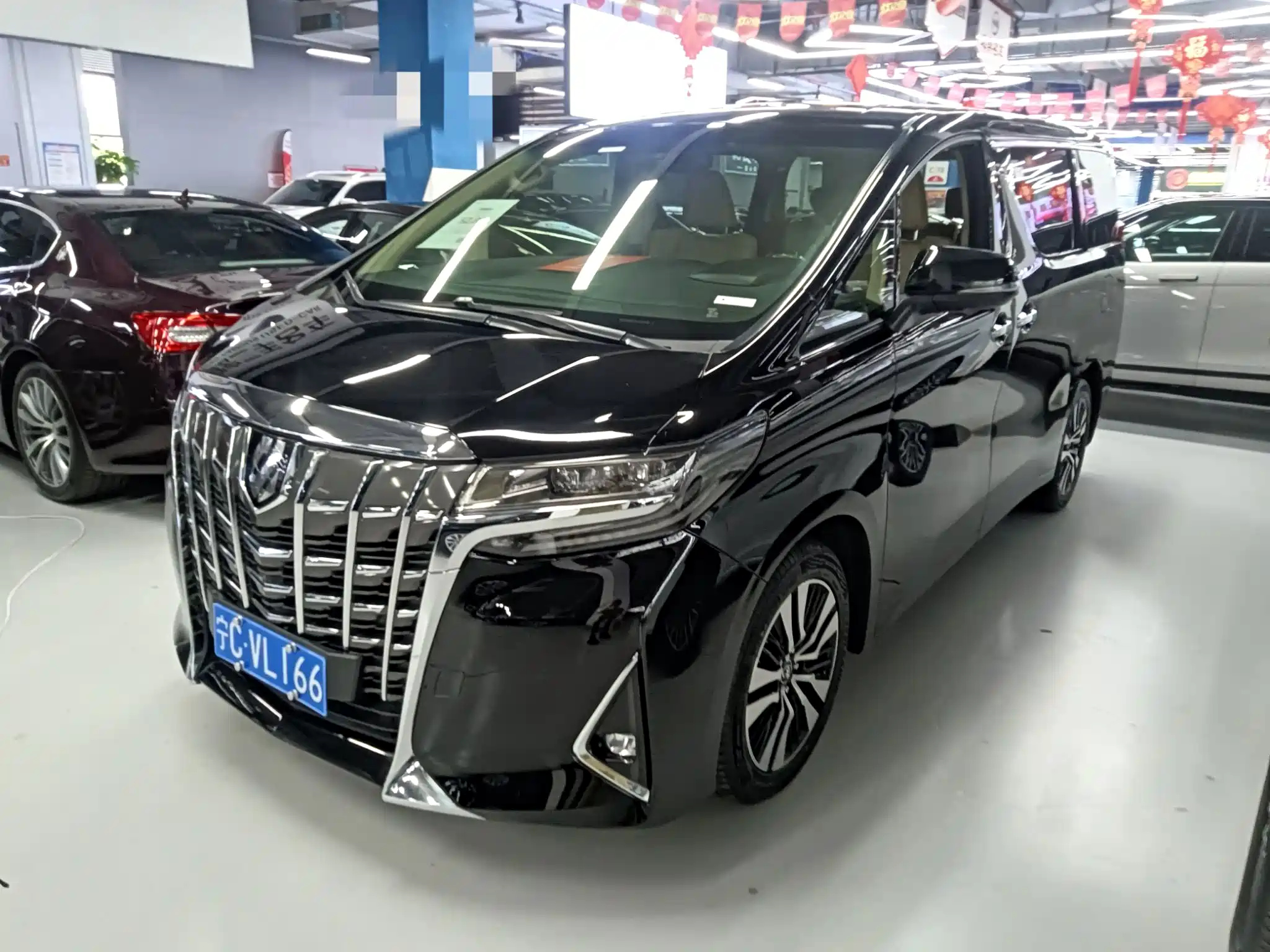 TOYOTA ALPHARD 2018
