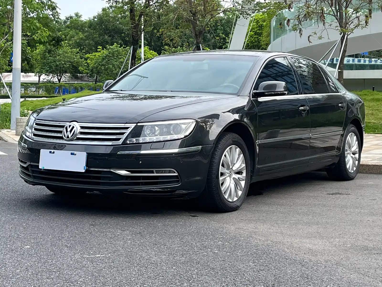VOLKSWAGEN PHAETON 2011