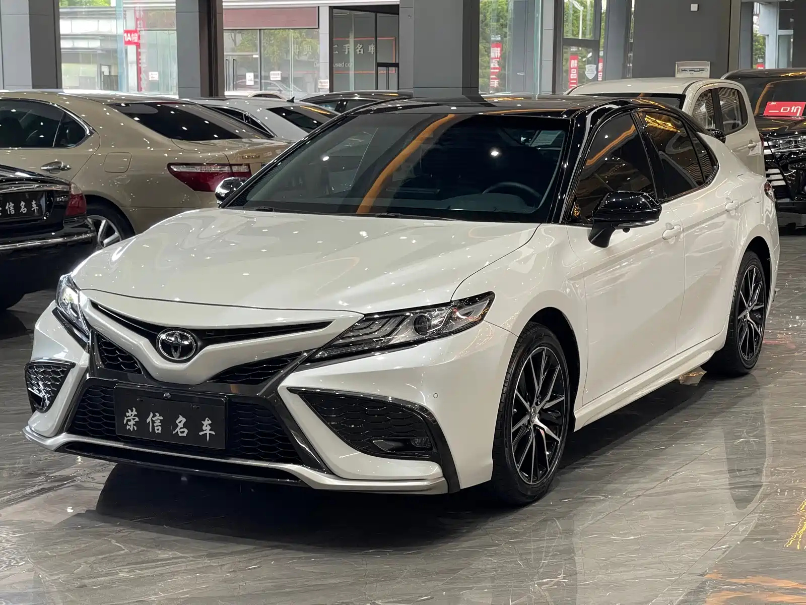TOYOTA CAMRY 2021