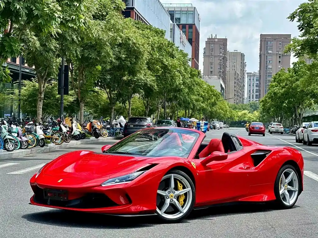 FERRARI F8 2020