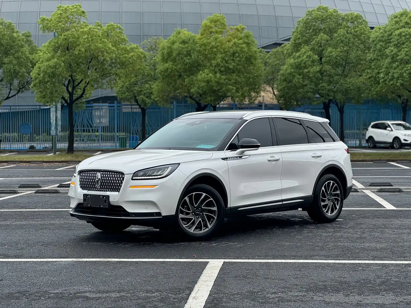 LINCOLN ADVENTURER 2020
