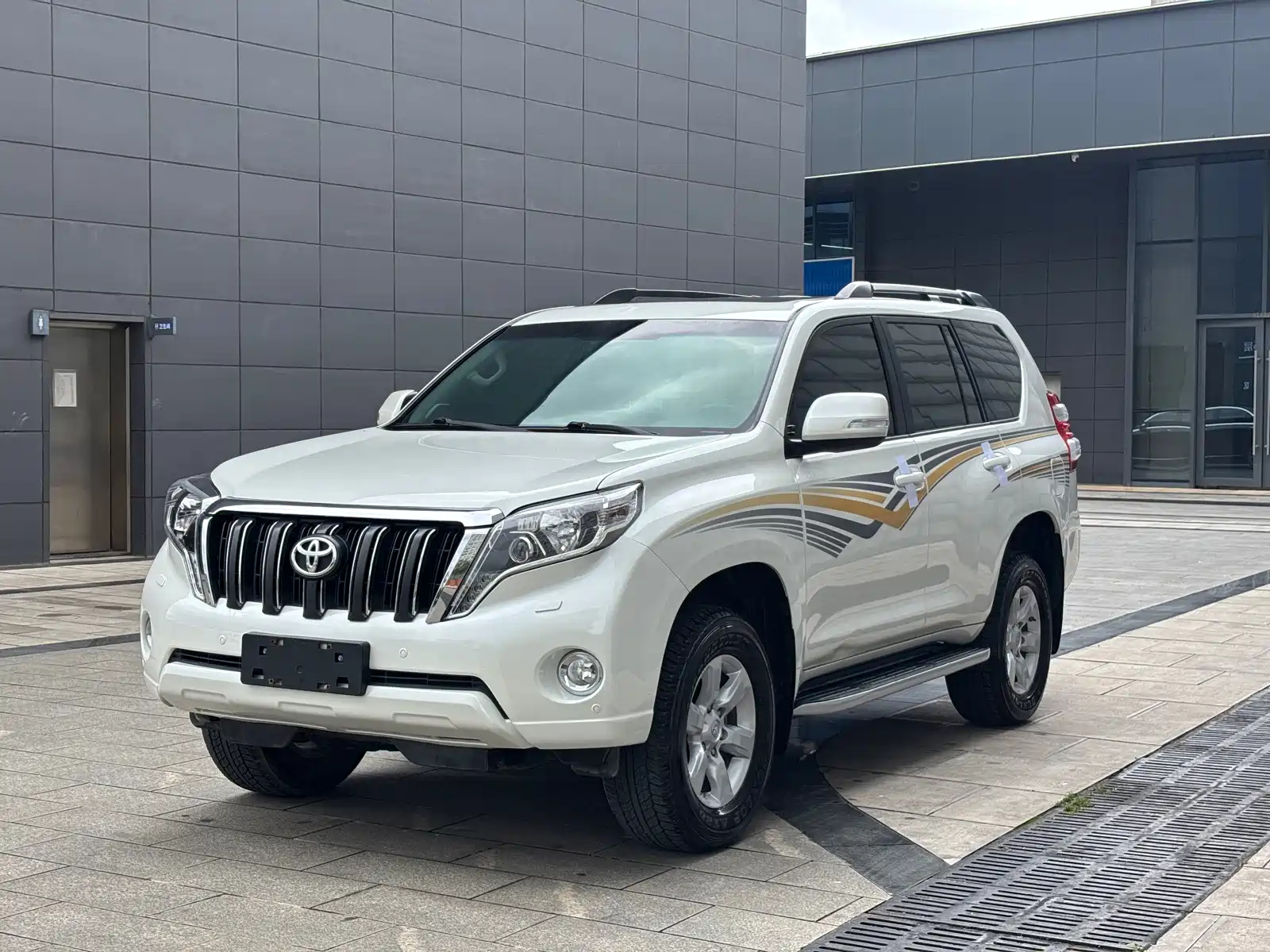 TOYOTA PRADO 2016