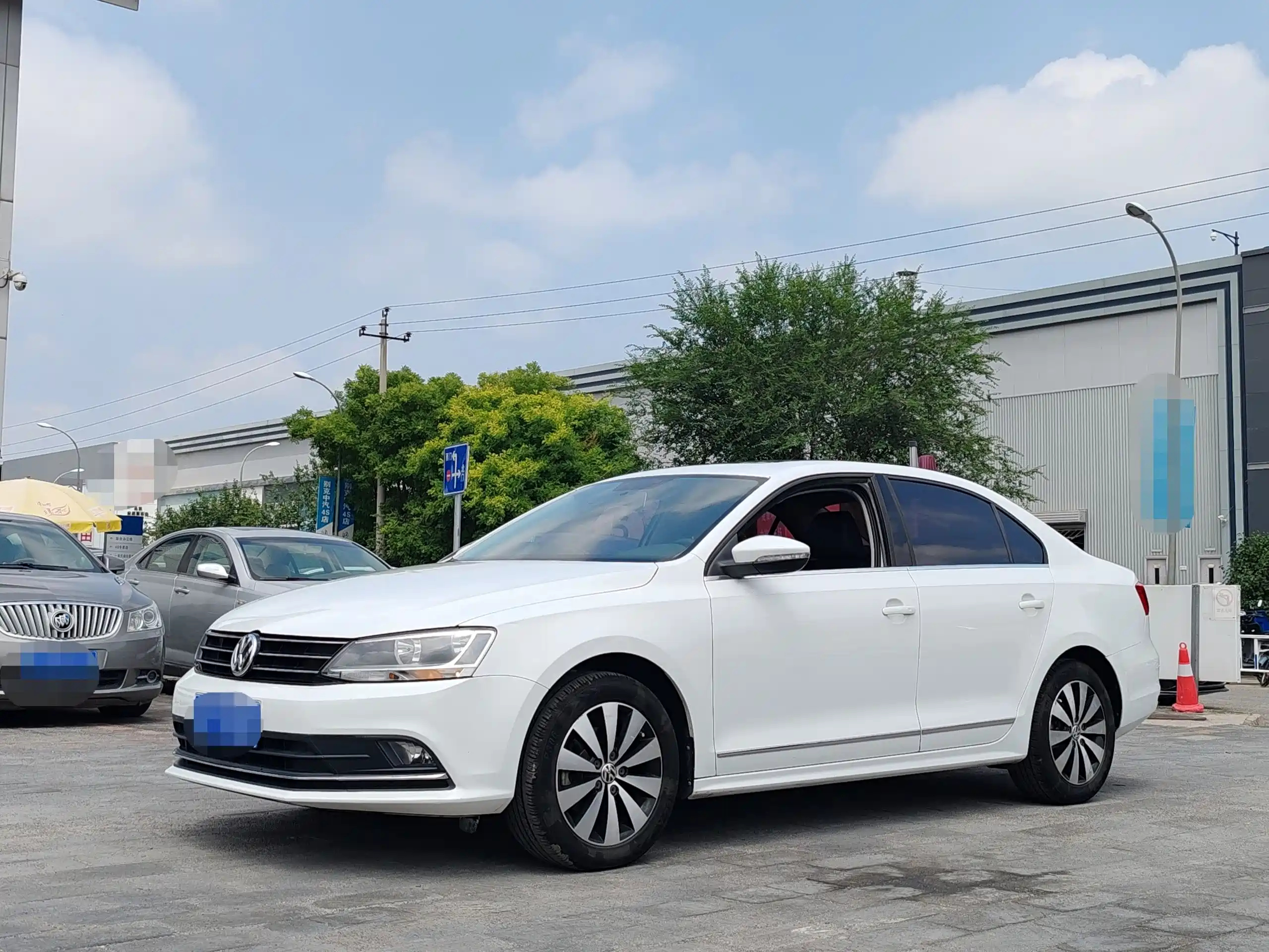 VOLKSWAGEN SAGITAR 2017