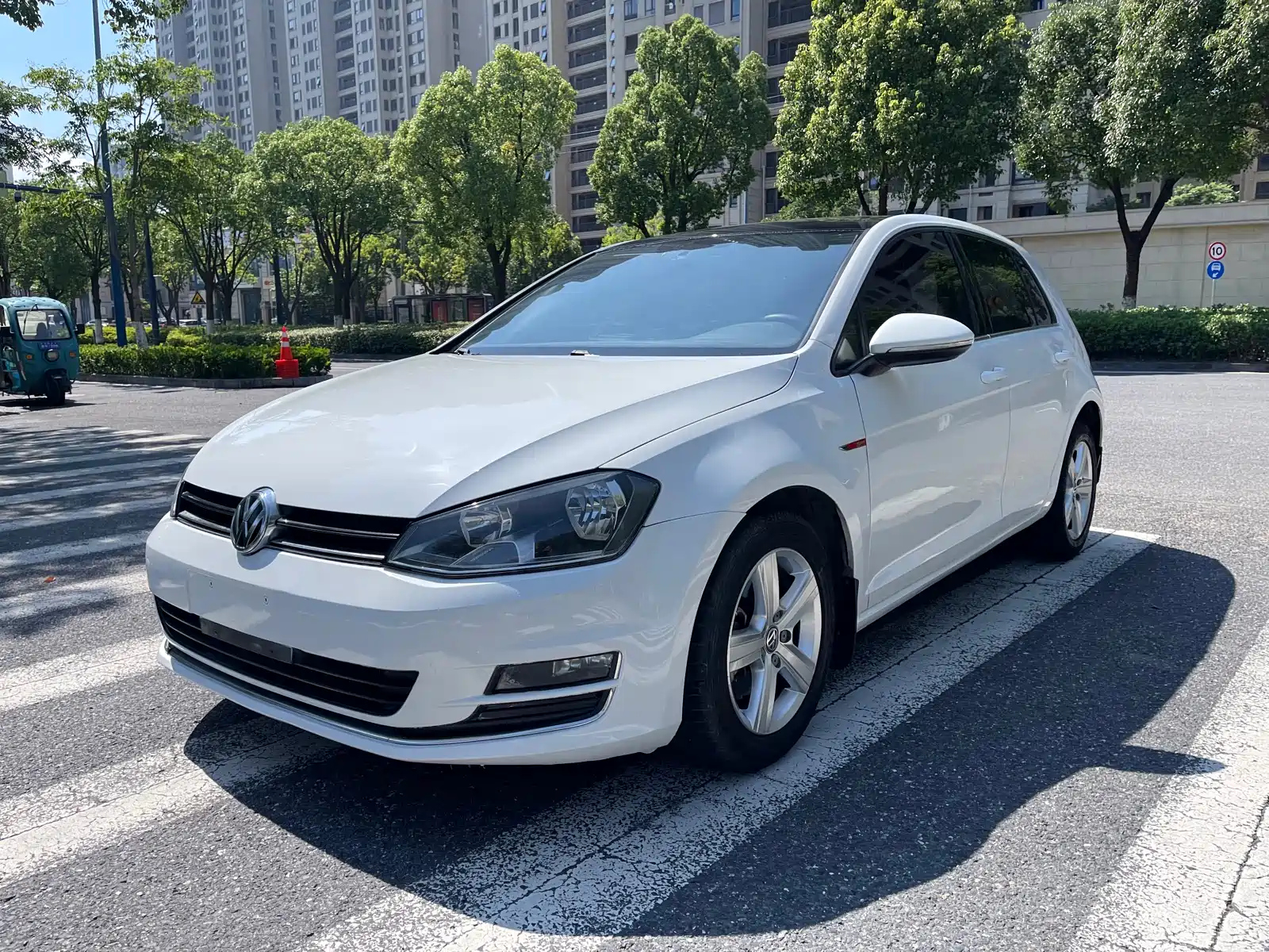 VOLKSWAGEN GOLF 2015