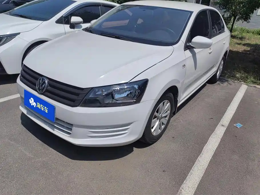VOLKSWAGEN SANTANA 2013