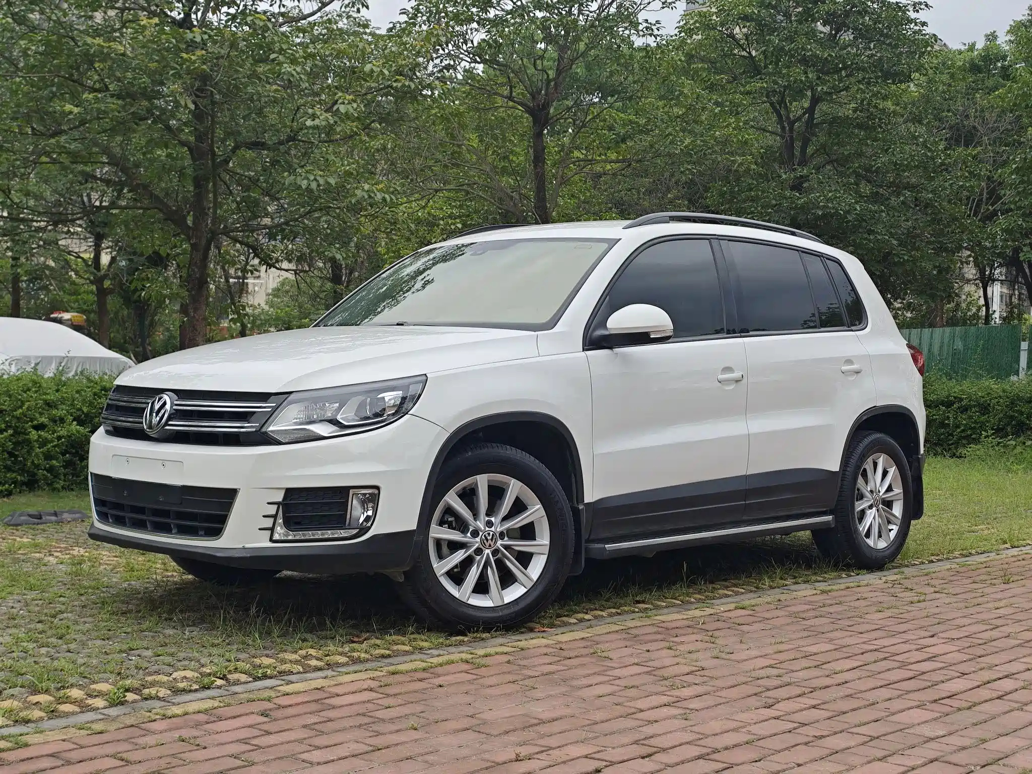 VOLKSWAGEN TIGUAN 2015
