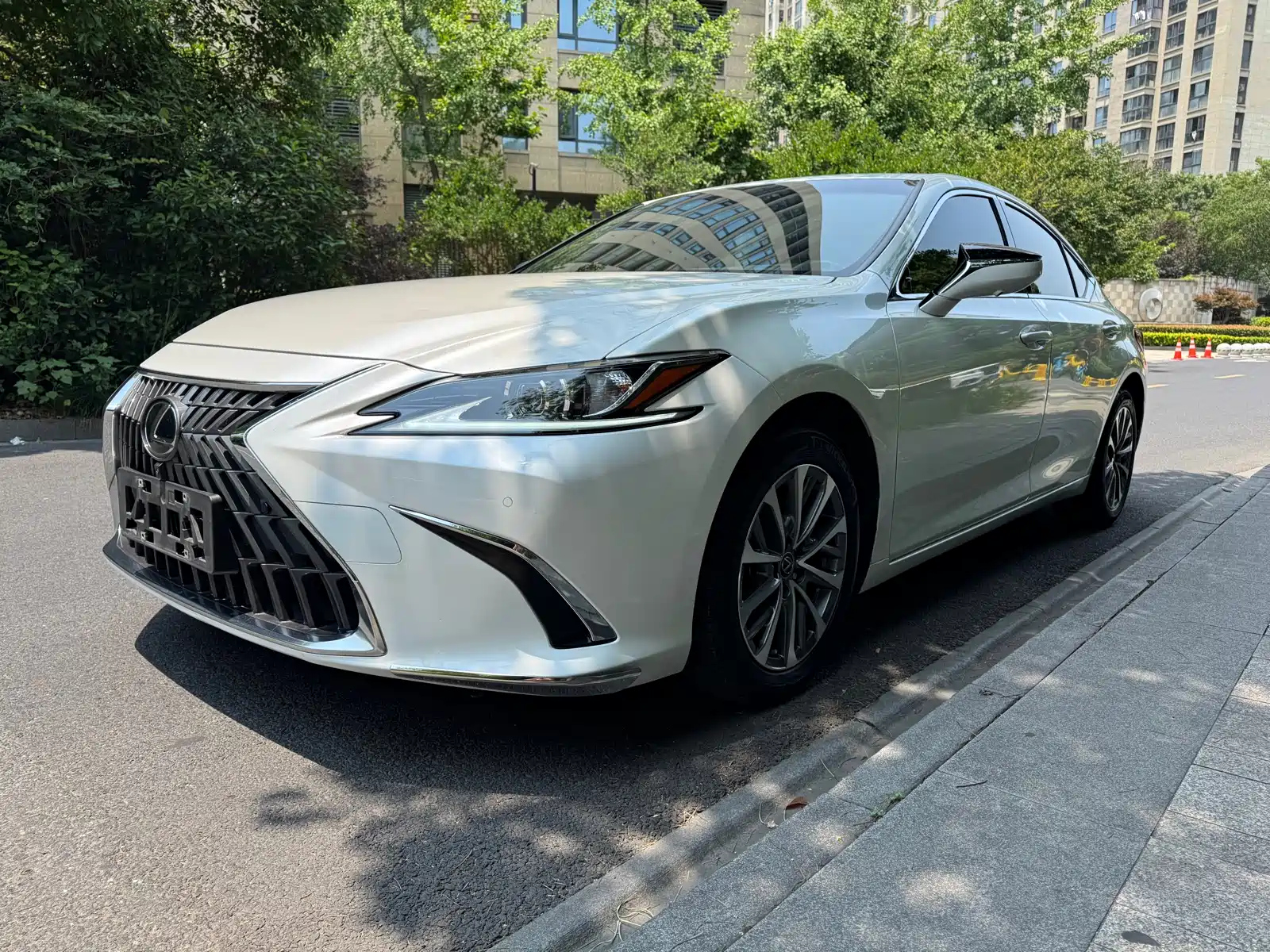 LEXUS ES