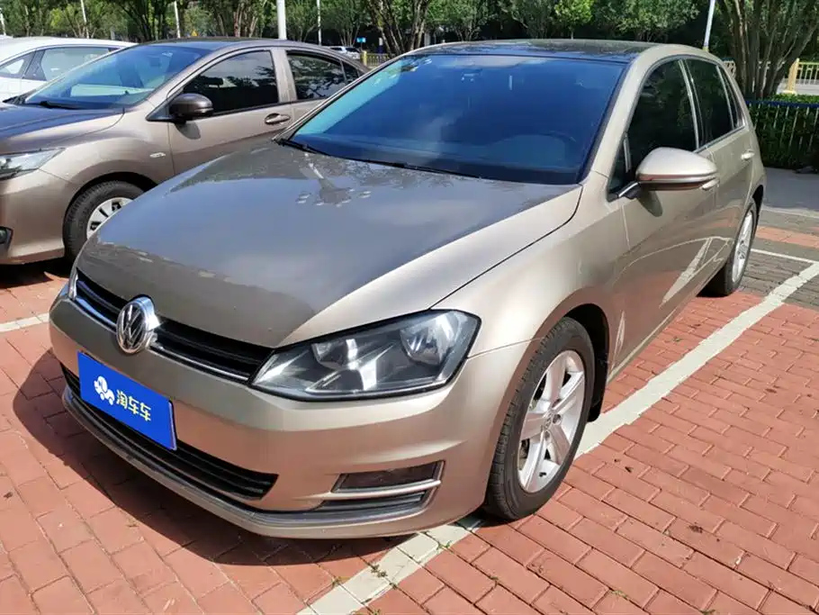 VOLKSWAGEN GOLF 2015