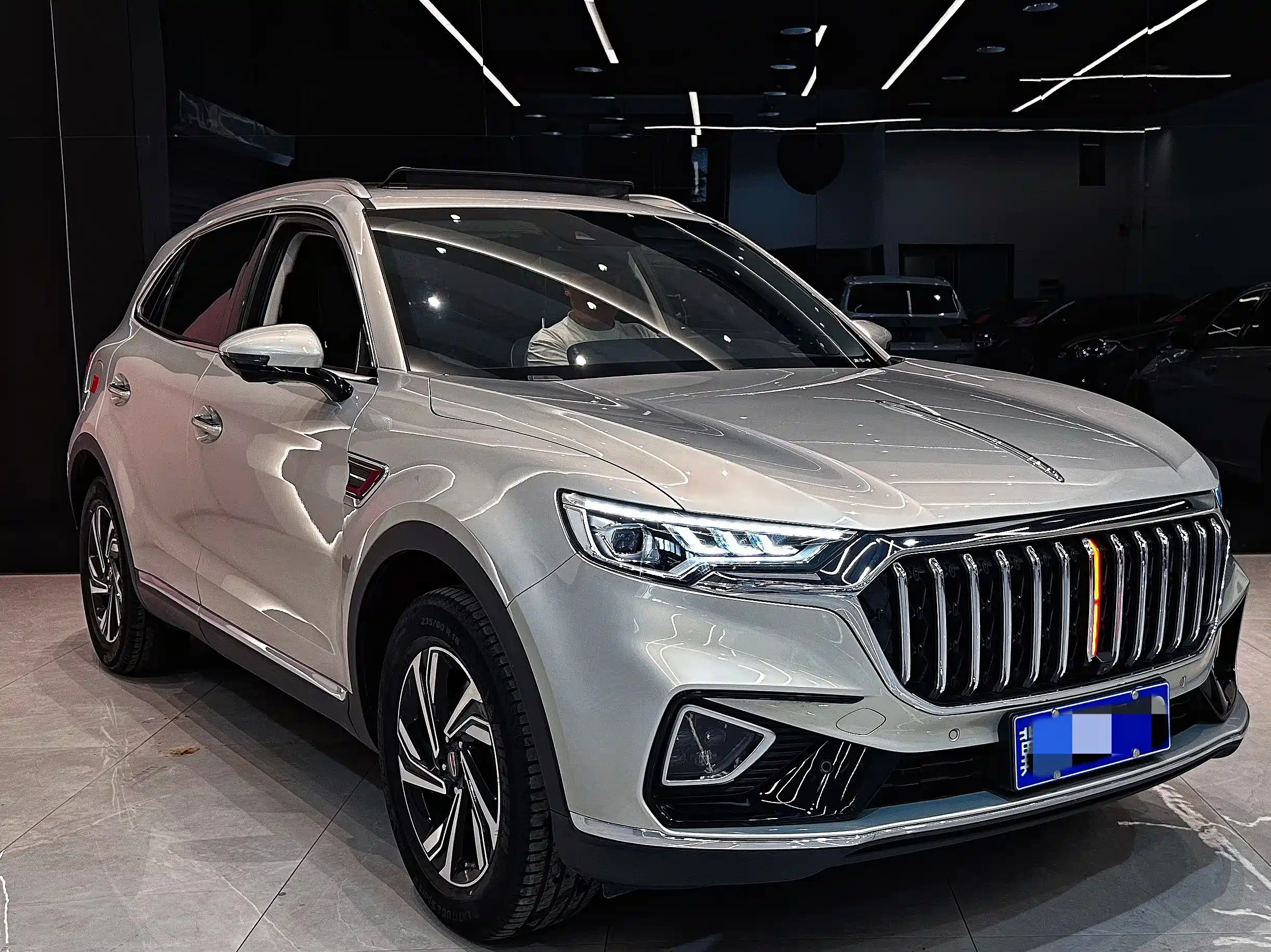 HONGQI HS5 2022