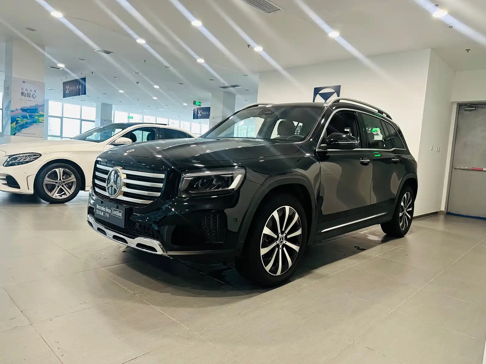 MERCEDES BENZ GLB 2024