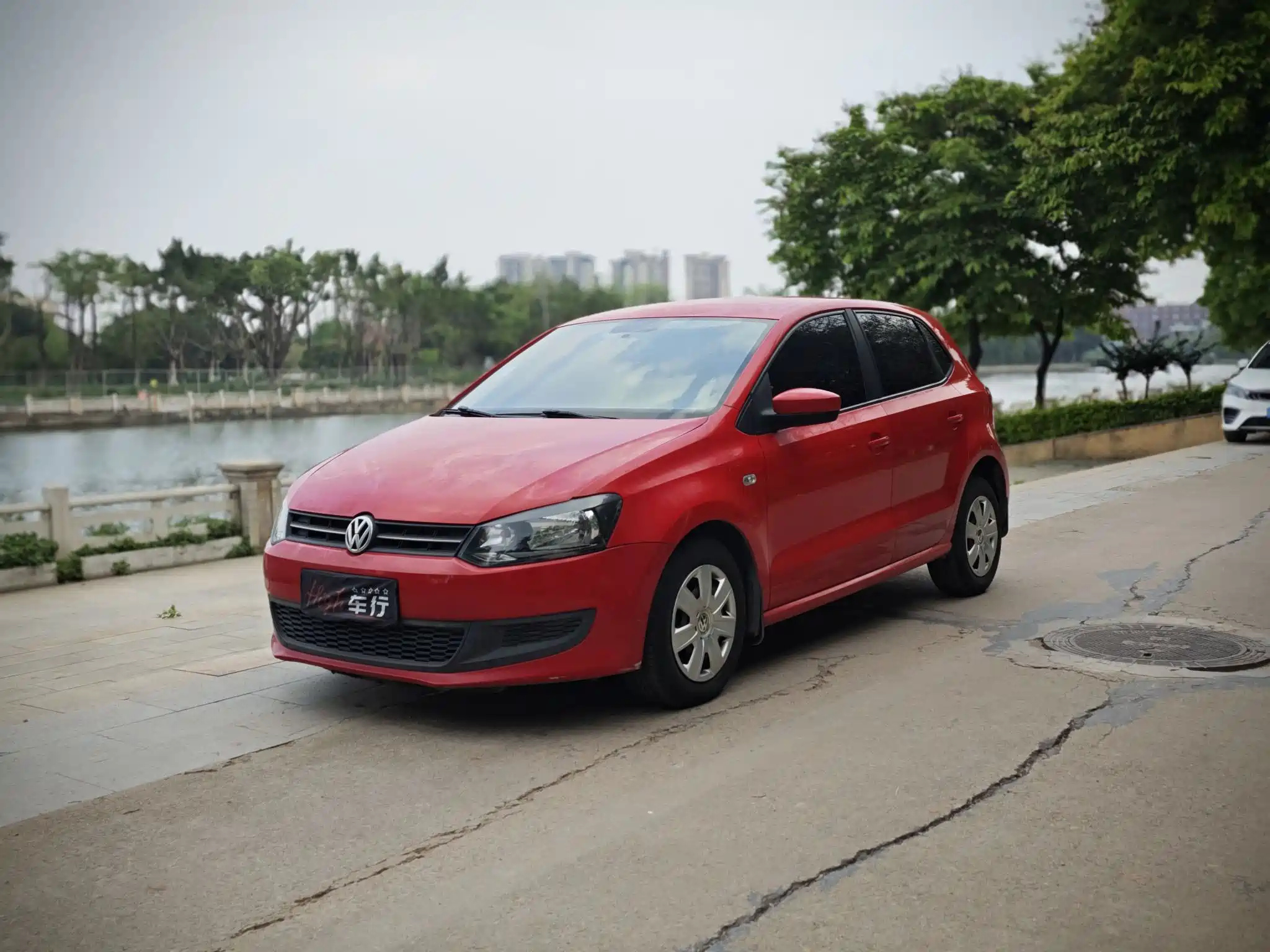 VOLKSWAGEN POLO 2011