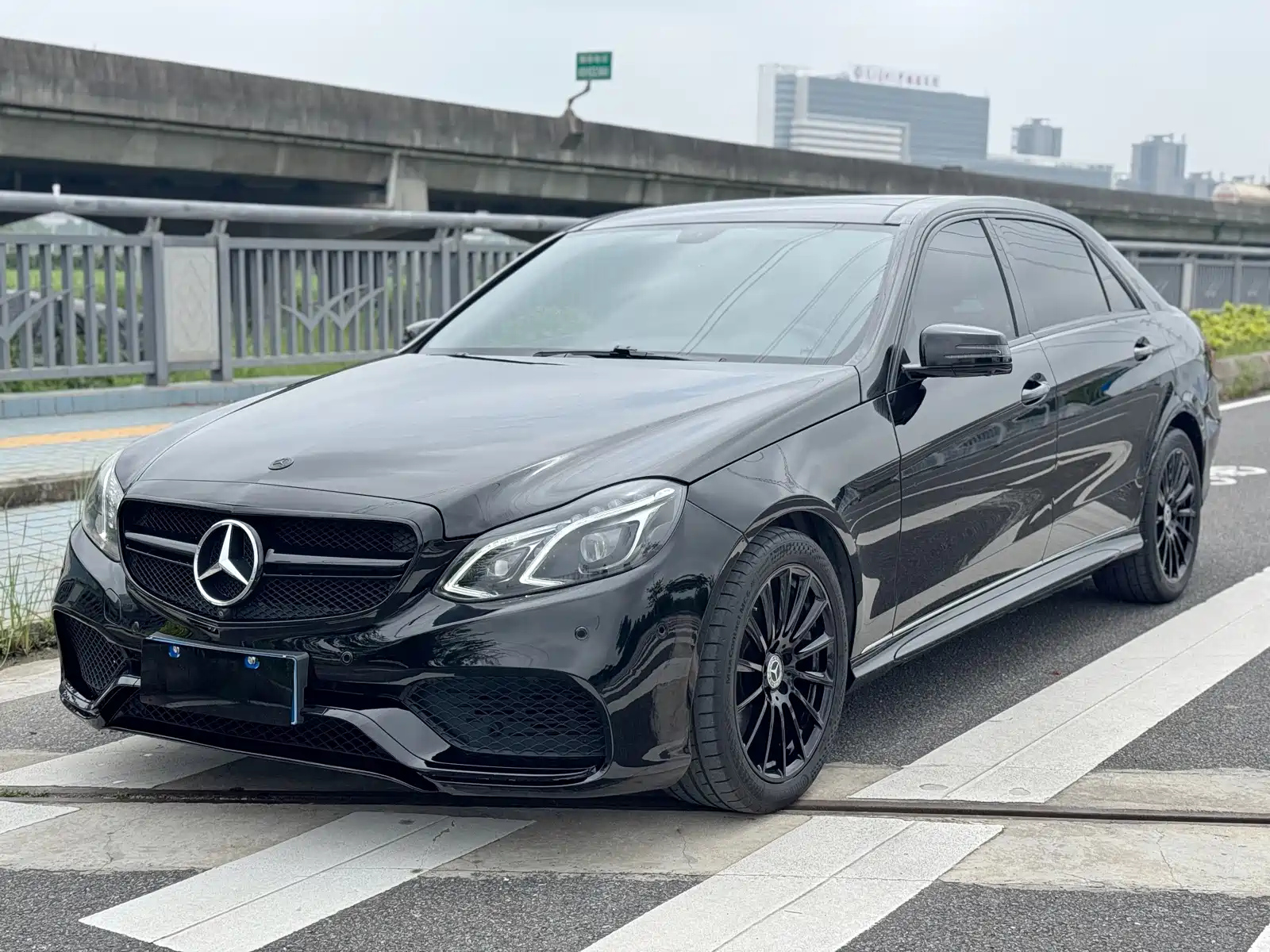 MERCEDES BENZ E-CLASS 2015