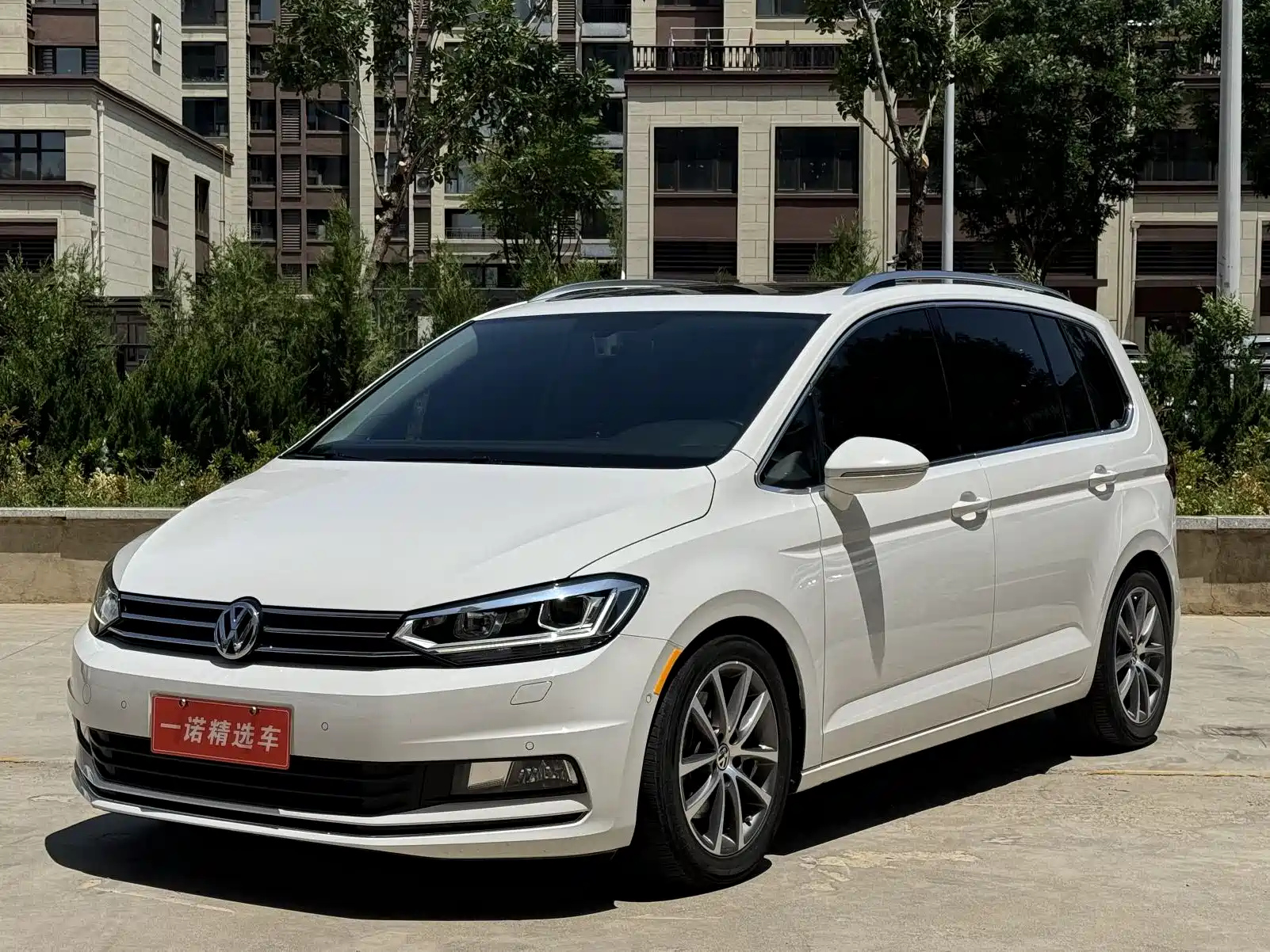 VOLKSWAGEN TOURAN 2018