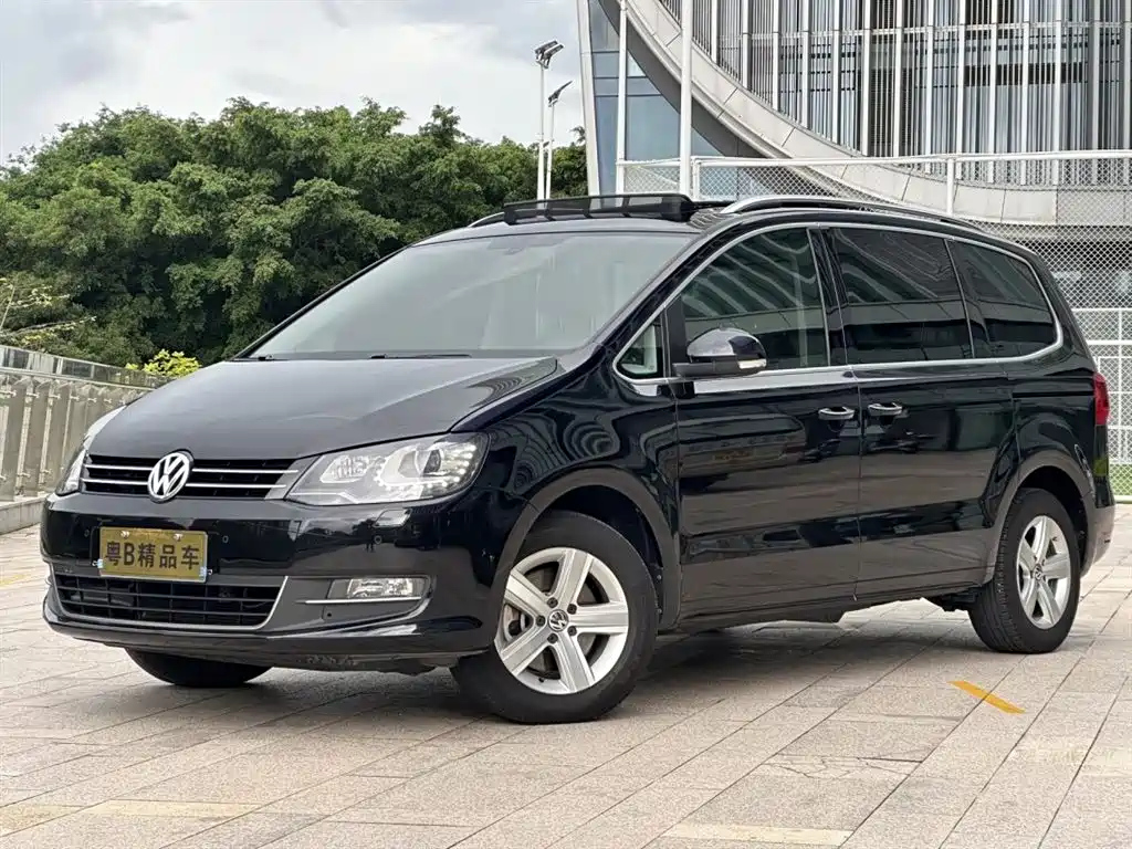 VOLKSWAGEN SHARAN 2012