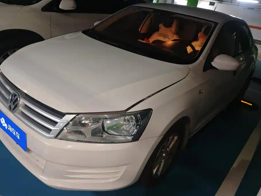VOLKSWAGEN SANTANA 2015