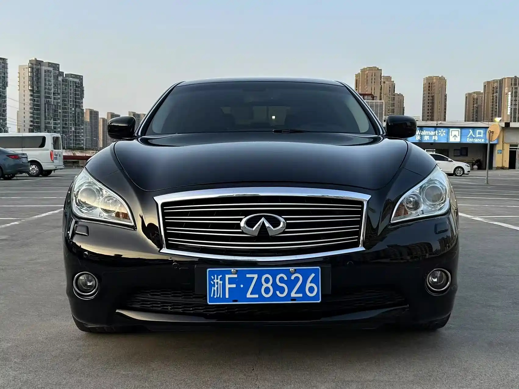 INFINITI Q70 2013