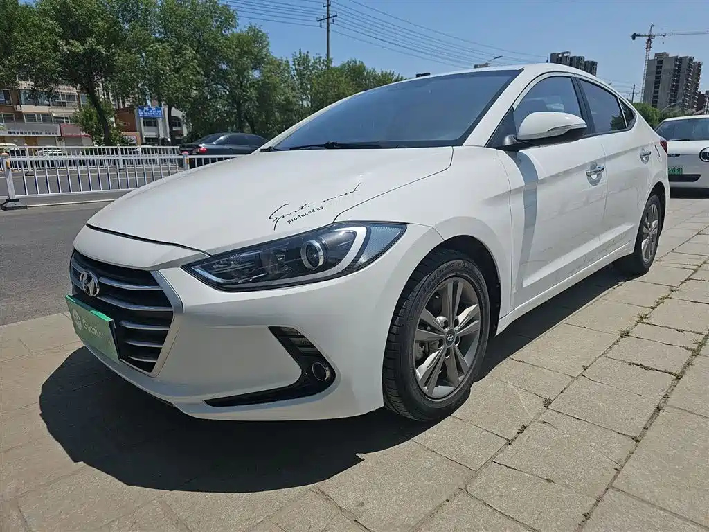 HYUNDAI ELANTRA 2016