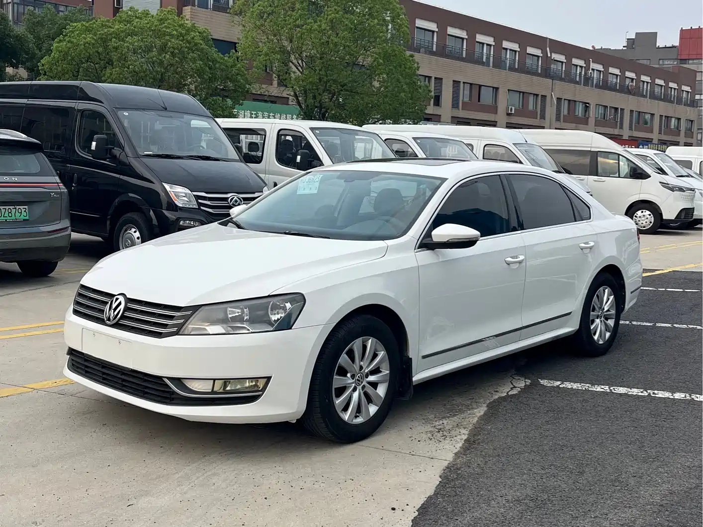 VOLKSWAGEN PASSAT 2014