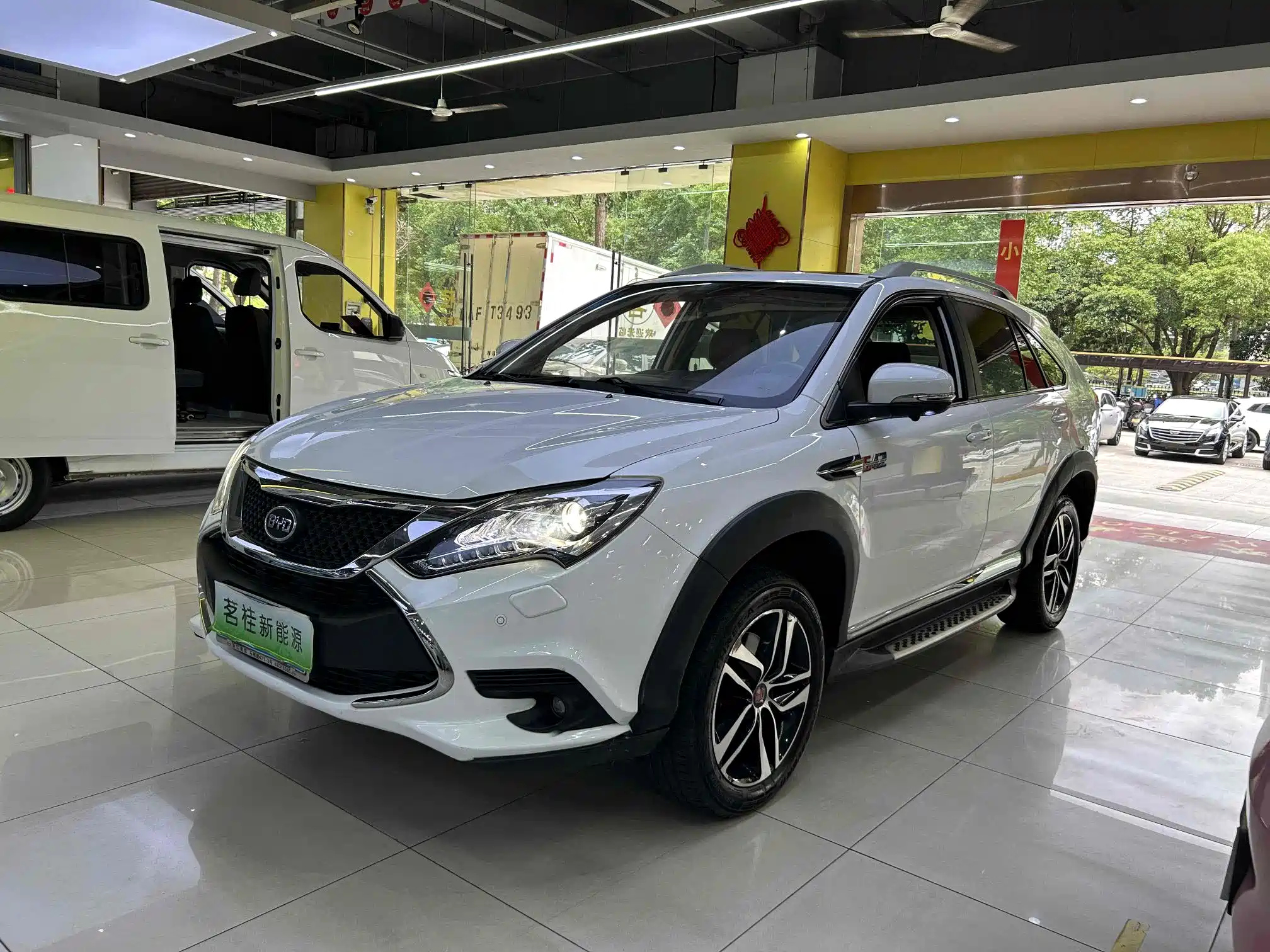 BYD TANG NEW ENERGY 2015