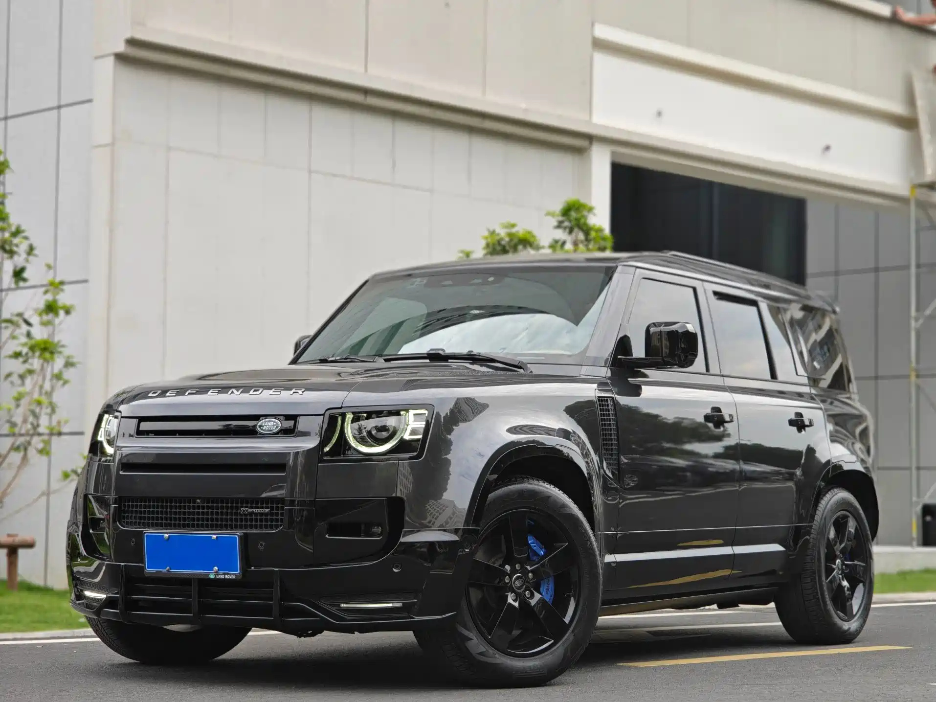 LAND ROVER DEFENDER