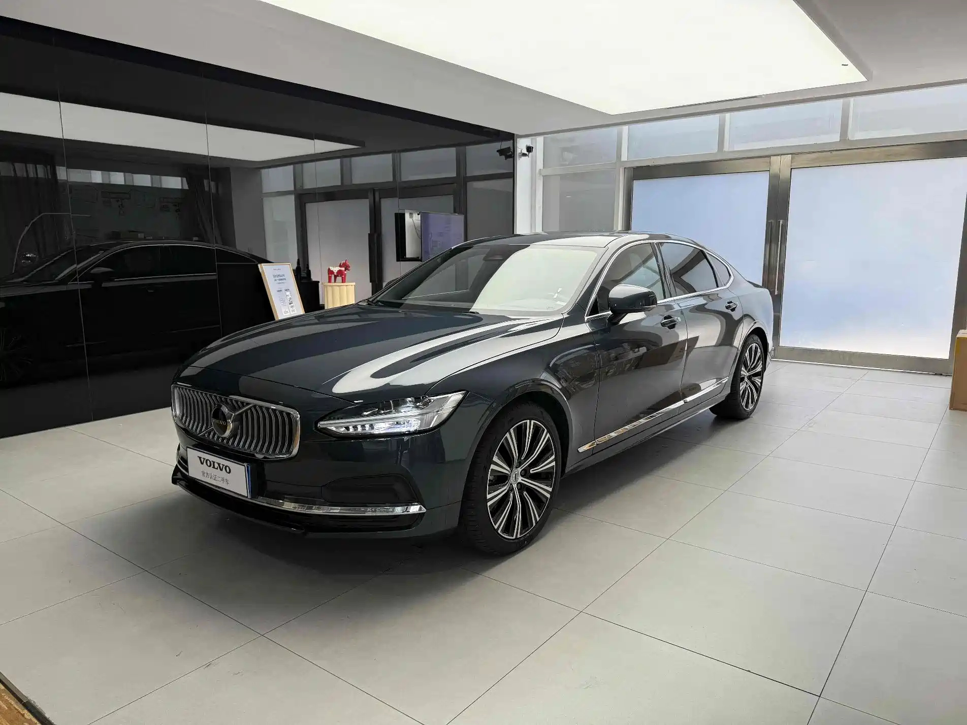 VOLVO S90 2024