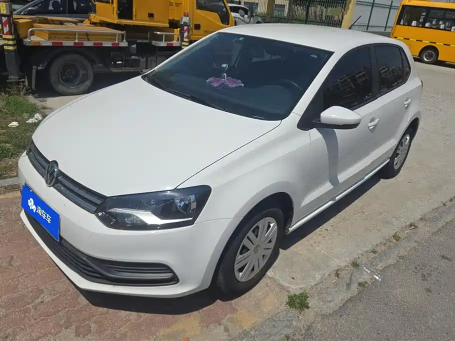 VOLKSWAGEN POLO 2016