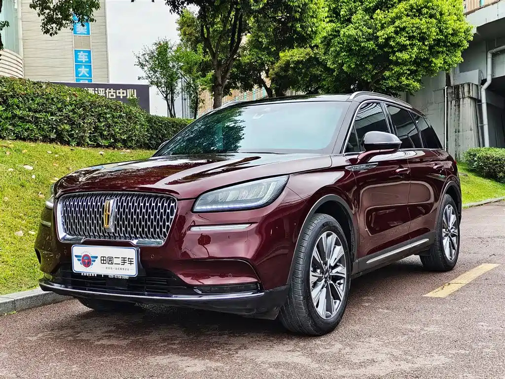 LINCOLN ADVENTURER 2022