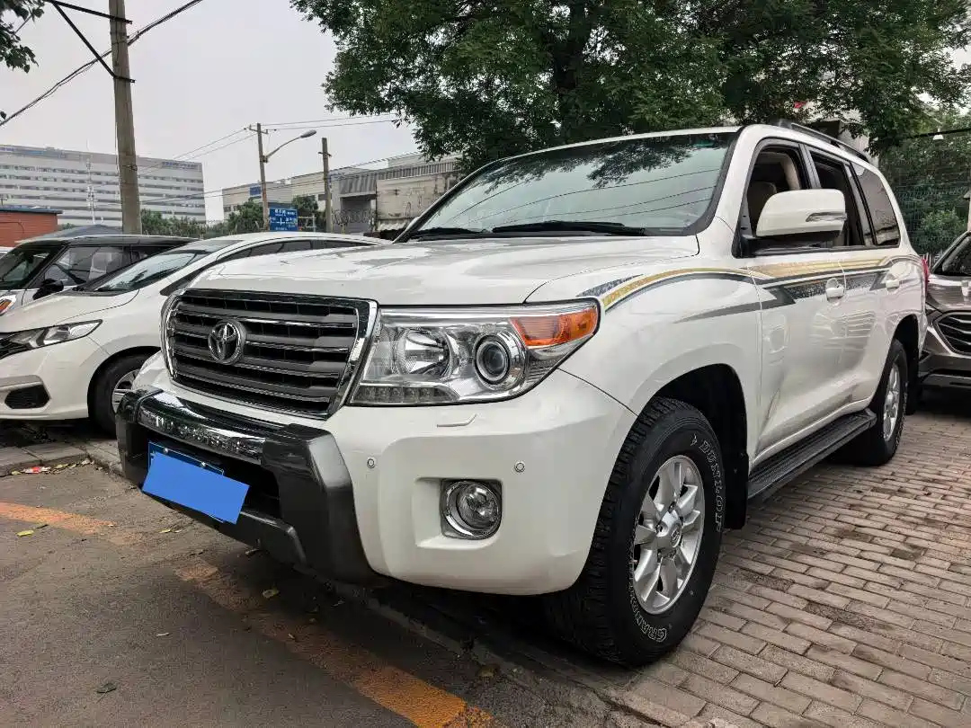 TOYOTA LAND CRUISER 2012