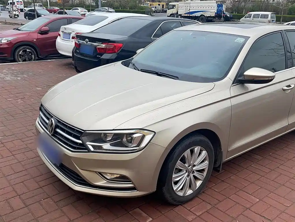 VOLKSWAGEN BORA 2018