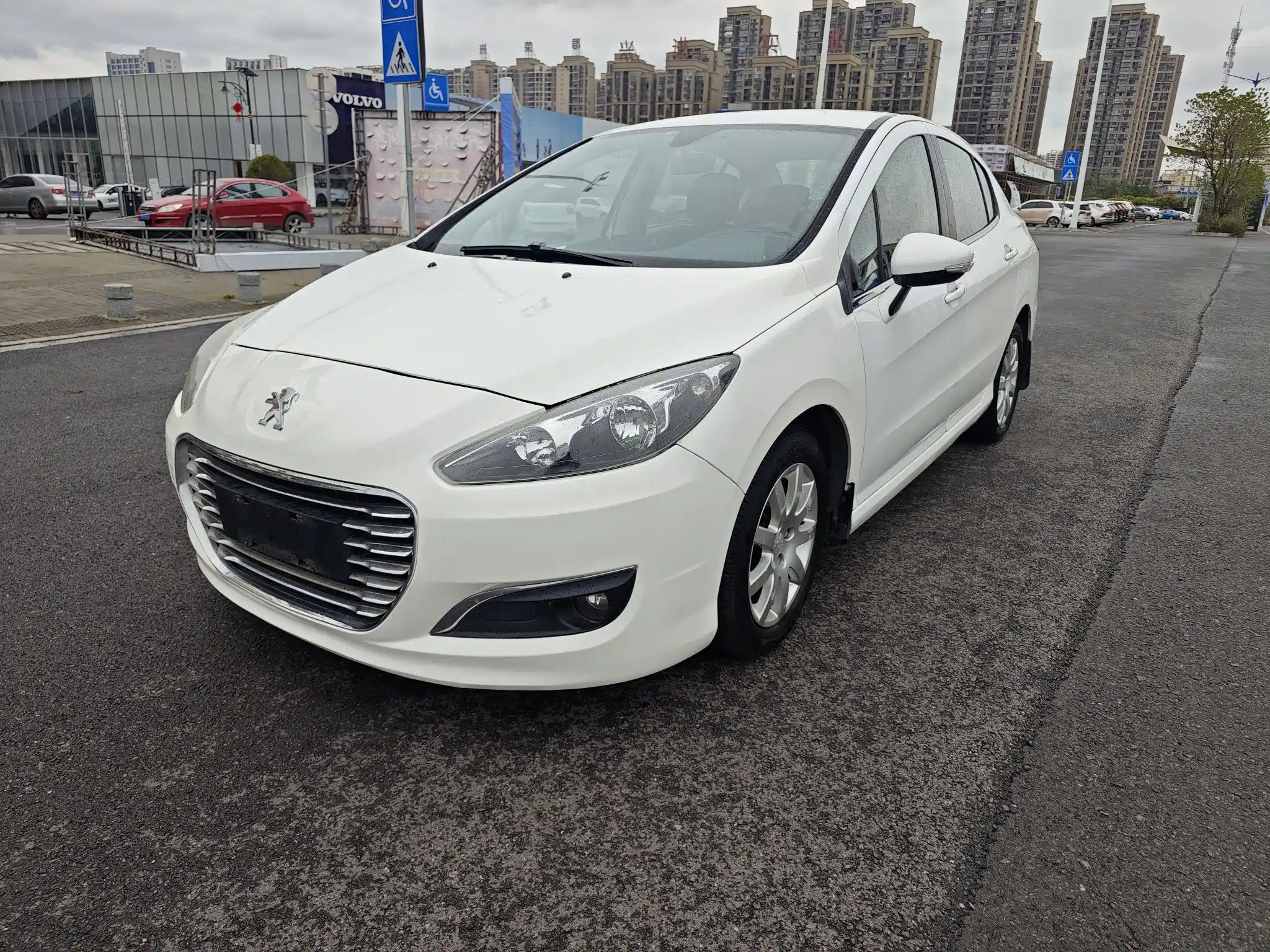 PEUGEOT 308 2013