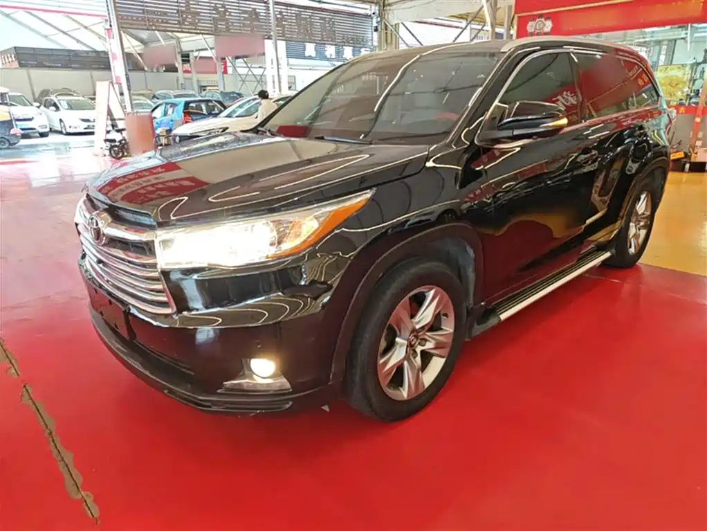 TOYOTA HIGHLANDER