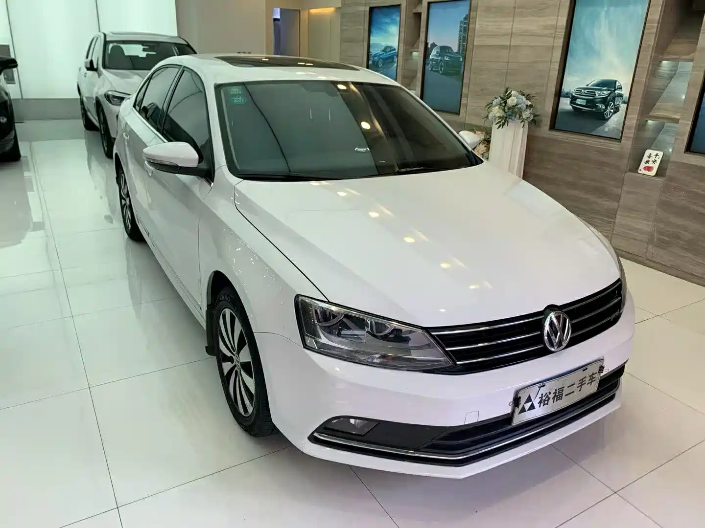 VOLKSWAGEN SAGITAR 2018