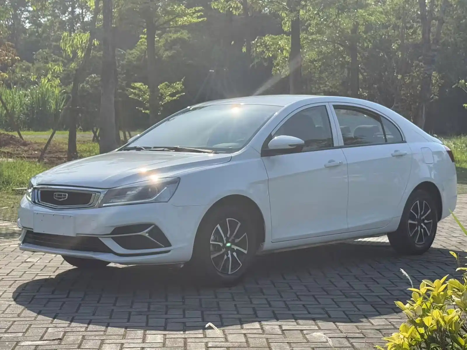GEELY AUTO EMGRAND 2019