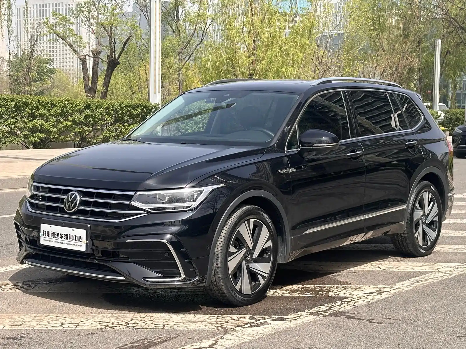 VOLKSWAGEN TIGUAN L 2023