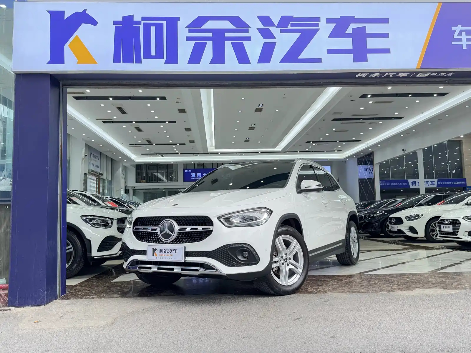 MERCEDES BENZ GLA 2022