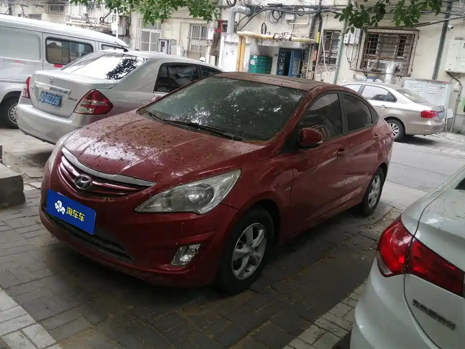 HYUNDAI RENA