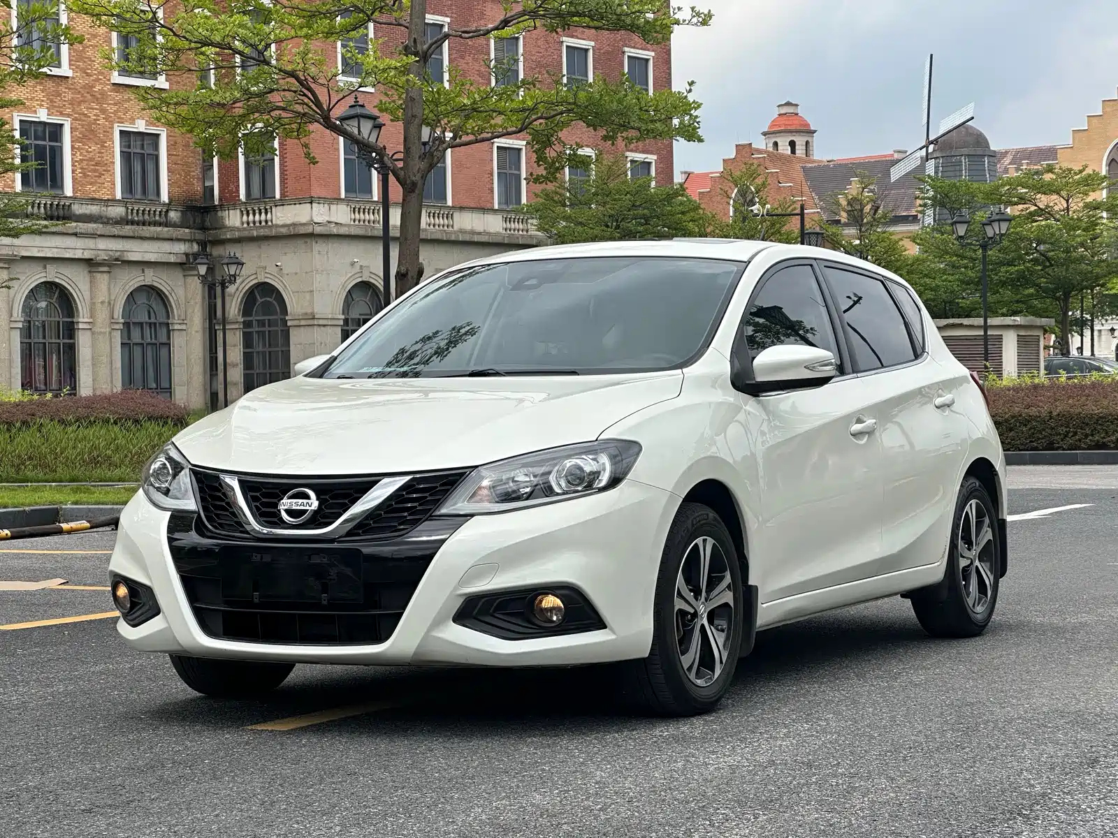 NISSAN TIIDA TIIDA 2019