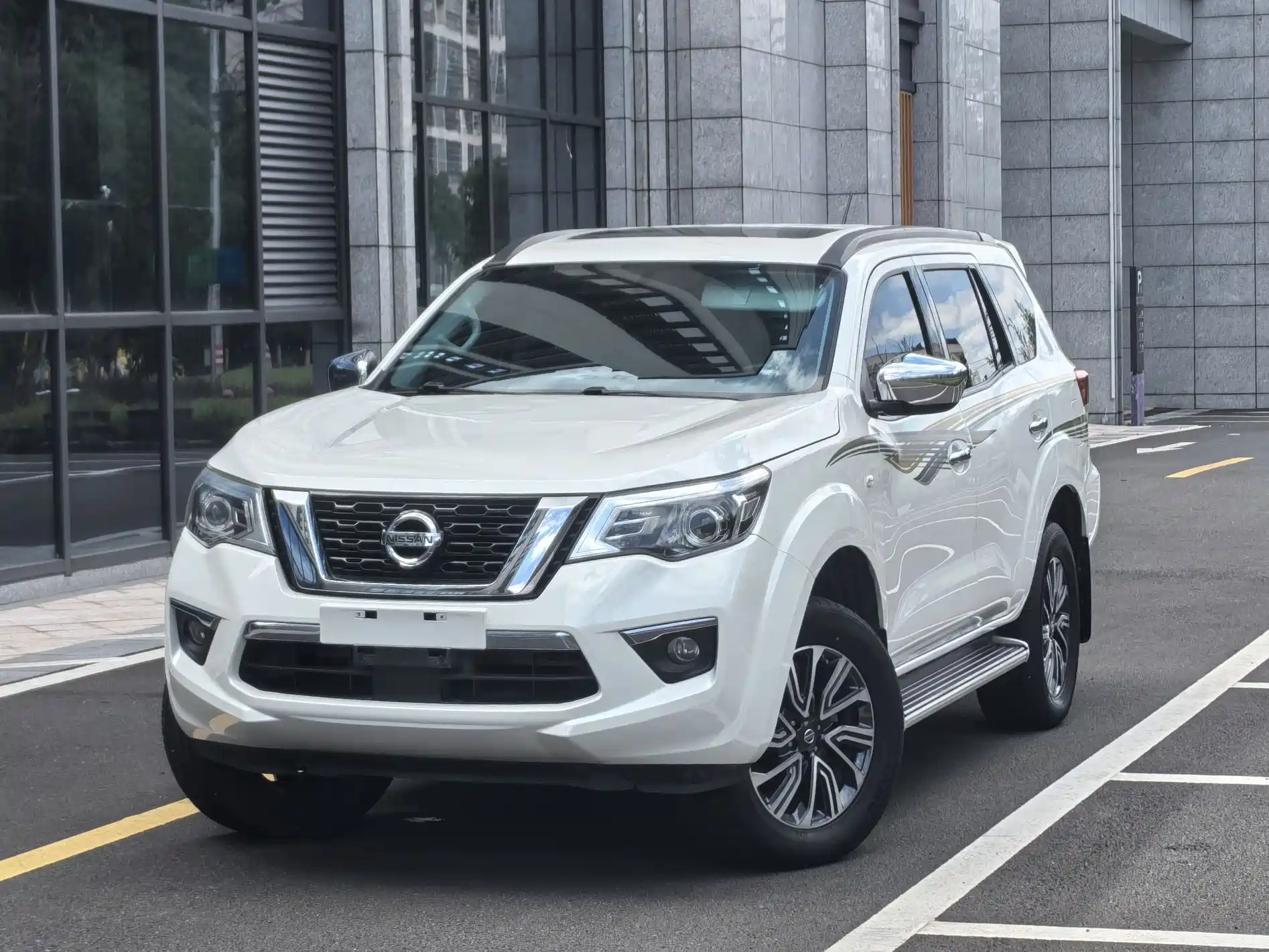 NISSAN TERRA 2018