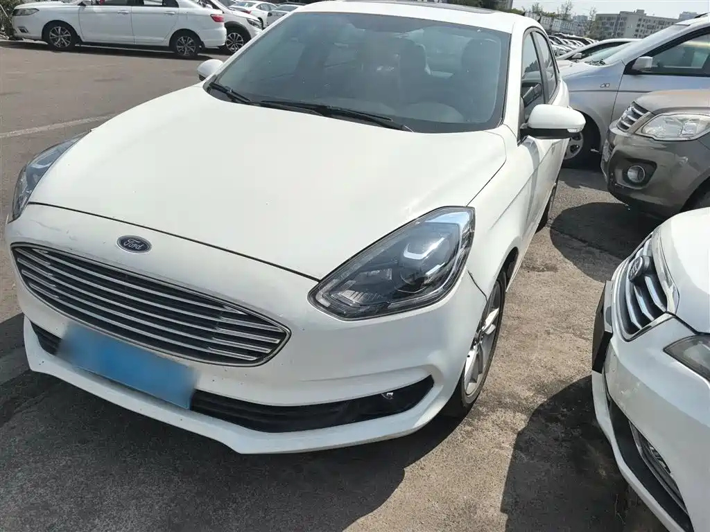 FORD ESCORT 2019