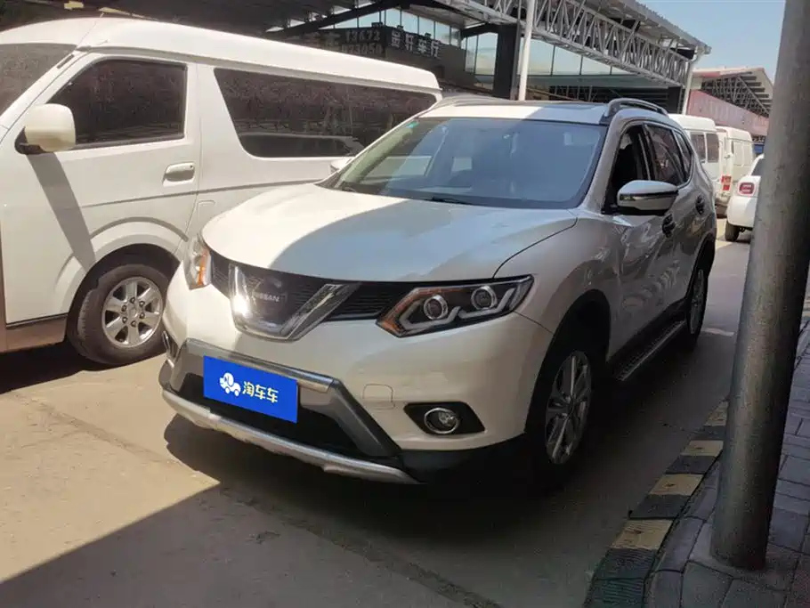 NISSAN X-TRAIL 2014