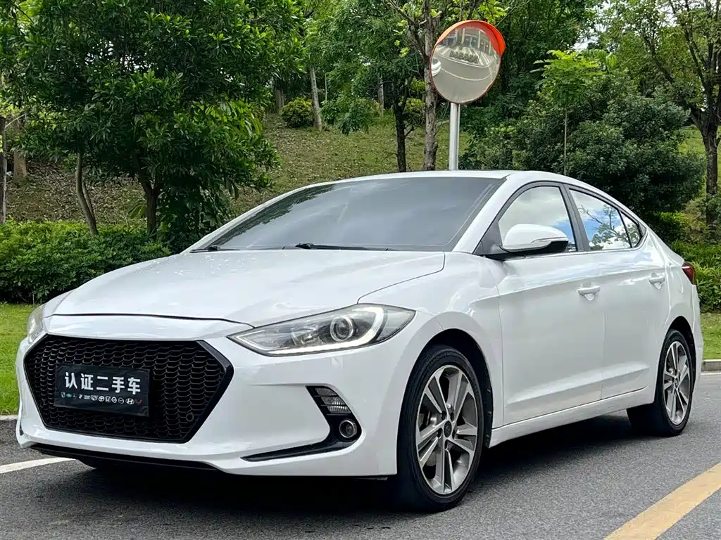 HYUNDAI ELANTRA 2016