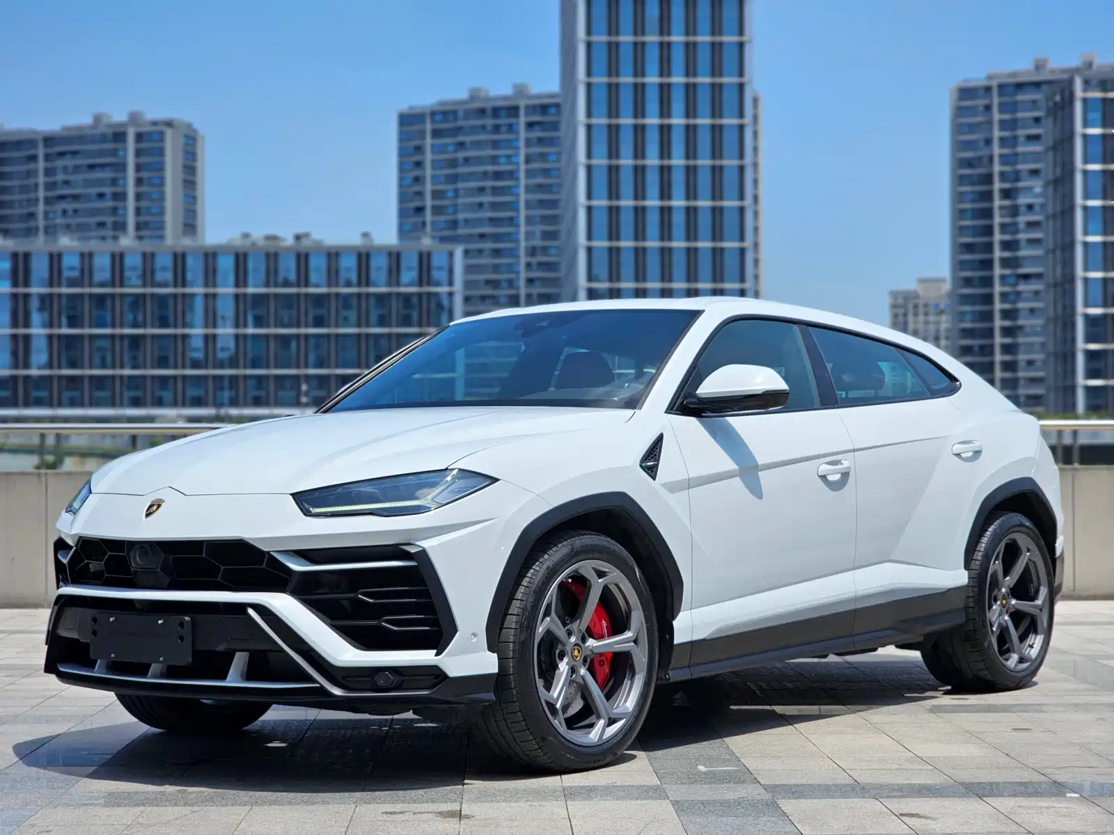 LAMBORGHINI URUS 2018